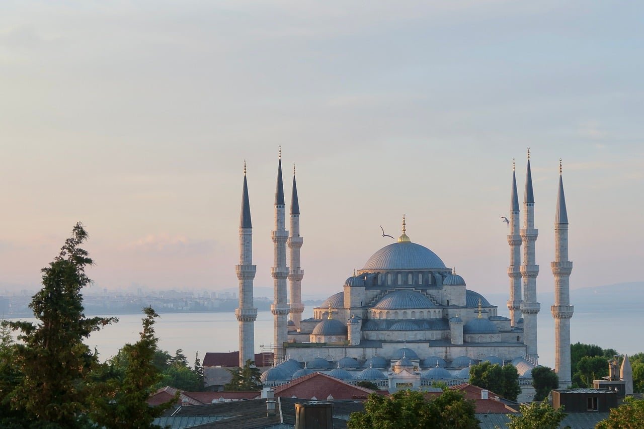 turkey, istanbul, prayer, mosque, architecture, minaret, dome, history, culture, view, cityscape, islam, religion, light, pilgrimage, tourist, sunrise, medieval, tourism, historic building, nature, landmark