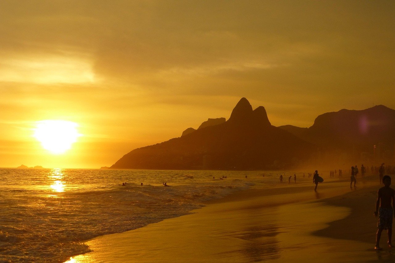 beach, sea, sunset, dusk, sun, sunlight, sun reflection, bay, ocean, water, silhouette, nature, mountains, sand, coastline, coast, shore, seashore, scenery, scenic, guanabara bay, ipanema beach, rio de janeiro, brazil
